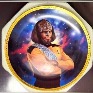 TNG Warf Commemorative Plate -Brand New